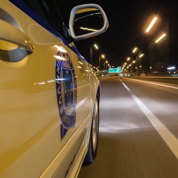 Προσπέραση περιπολικού: Κανόνες, εξαιρέσεις και οδήγηση σε κονβόι